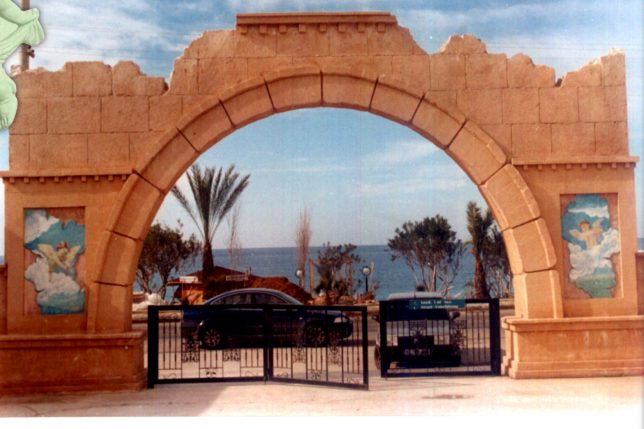 antik-otel-kapisi-dekoru